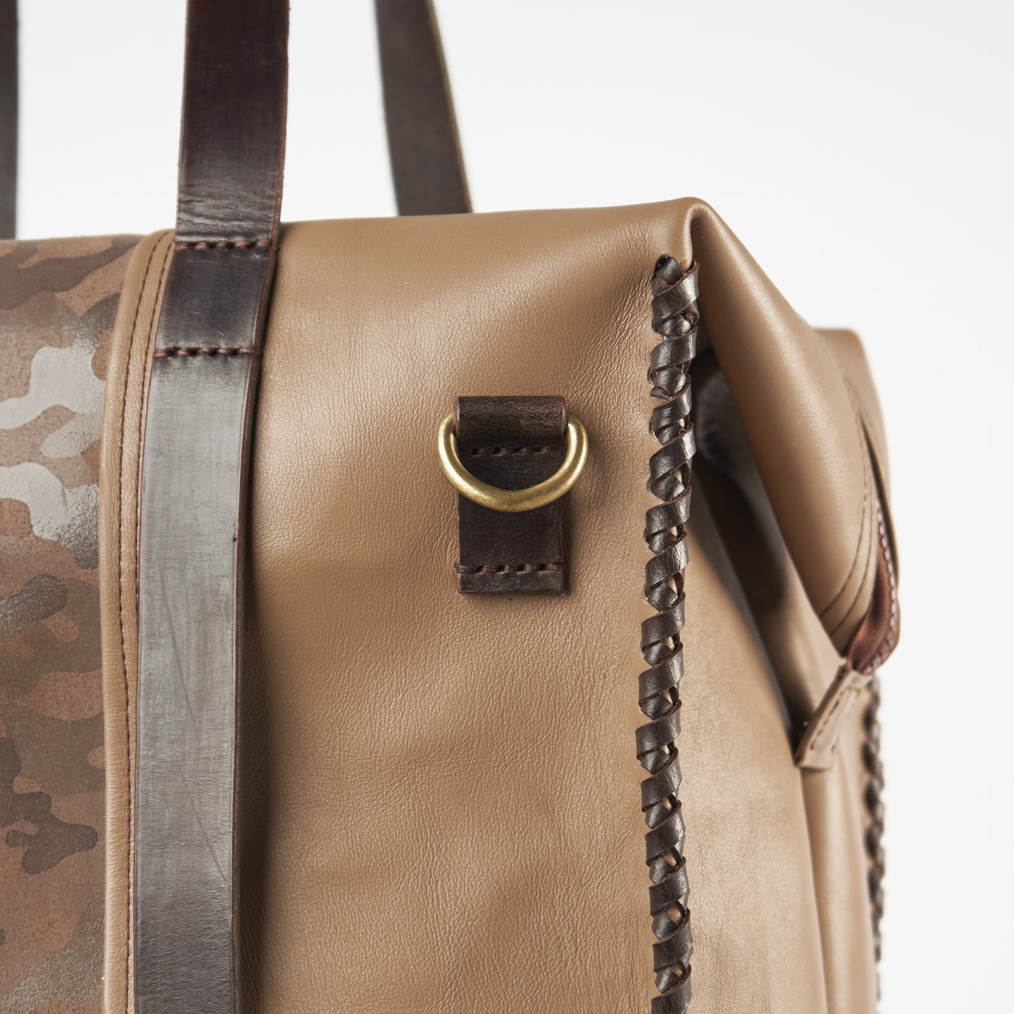 EYOTALO™️ 100% LEATHER WEEKEND BAG - SAND CAMO