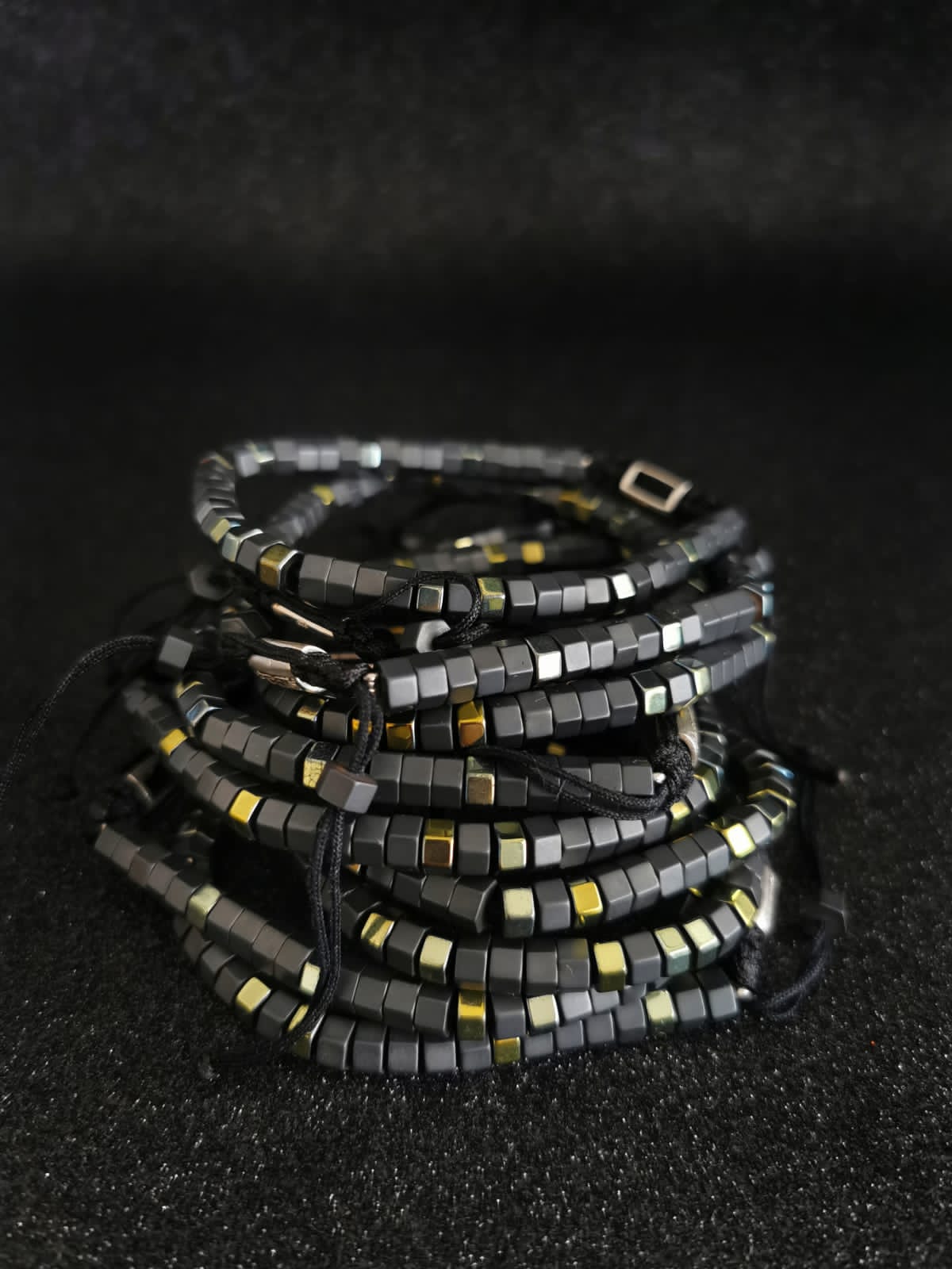 Hexagonal faceted PALE GREEN and GRAPHITE HEMATITE Macrame Bracelet